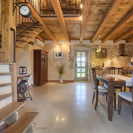 Hrelja By Interhome بيت للعطل *