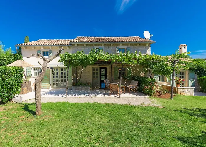 Hrelja By Interhome Zminj