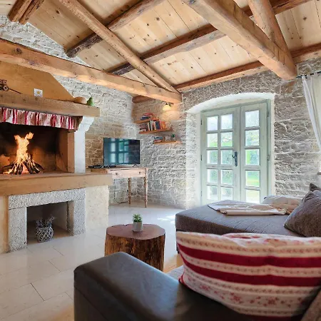 Hrelja - Roj418 By Interhome